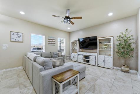 776 Crestview Floresville TX 78114