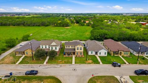 776 Crestview Floresville TX 78114