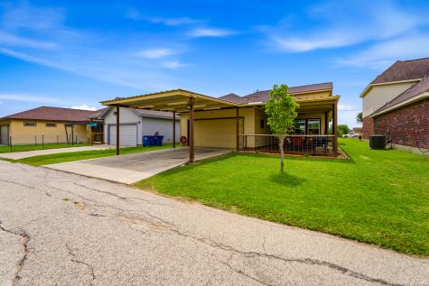 776 Crestview Floresville TX 78114
