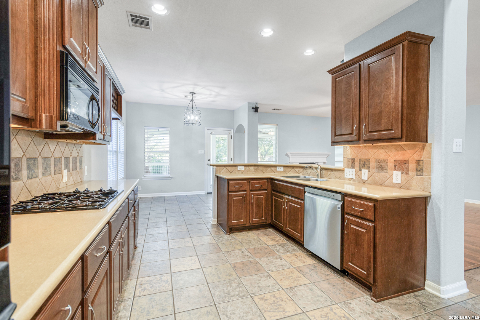 9116 Perdernales Rio Helotes TX 78023