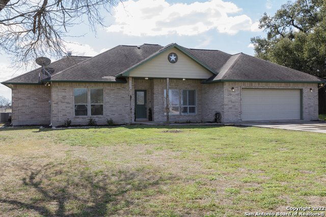 1372 Hunters Place Seguin TX 78155