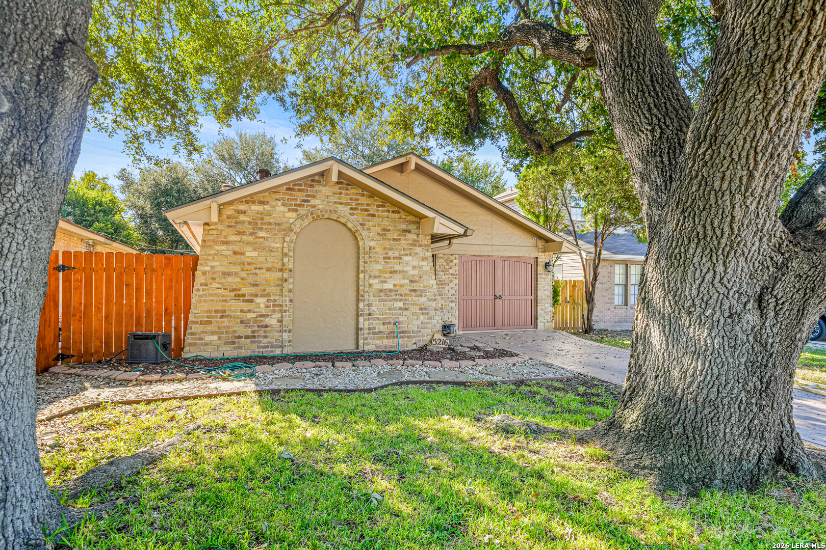 5216 Vinecrest Circle Kirby TX 78219