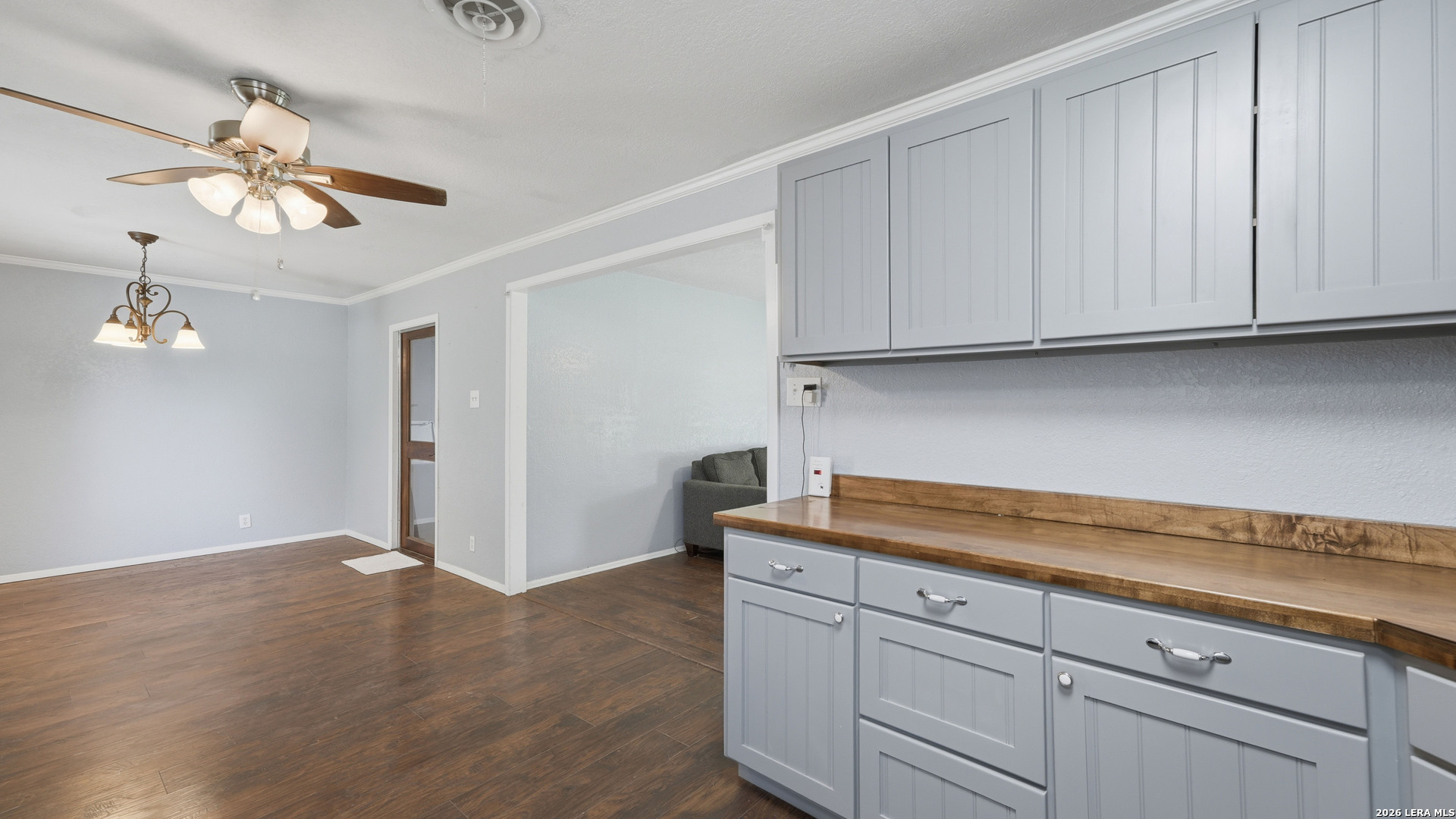 122 W Hutchins Place San Antonio TX 78221