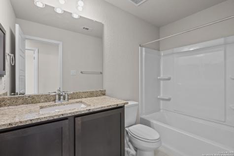 30 Log Cabin Way Poteet TX 78065
