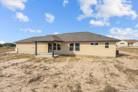 30 Log Cabin Way Poteet TX 78065