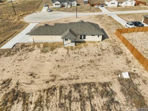 30 Log Cabin Way Poteet TX 78065