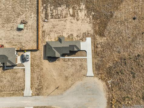 30 Log Cabin Way Poteet TX 78065