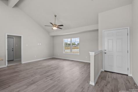 30 Log Cabin Way Poteet TX 78065