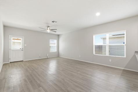7334 Capricorn Way Converse TX 78109
