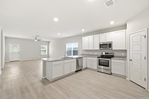 7334 Capricorn Way Converse TX 78109