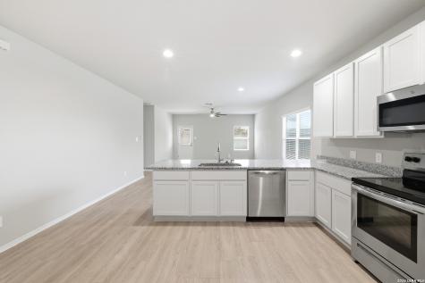 7334 Capricorn Way Converse TX 78109