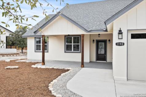 1190 Fernwood Fischer TX 78623