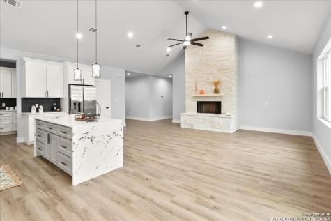 1190 Fernwood Fischer TX 78623