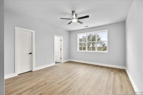 1190 Fernwood Fischer TX 78623