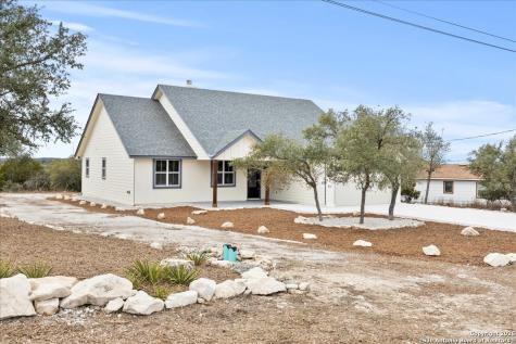 1190 Fernwood Fischer TX 78623