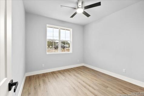 1190 Fernwood Fischer TX 78623