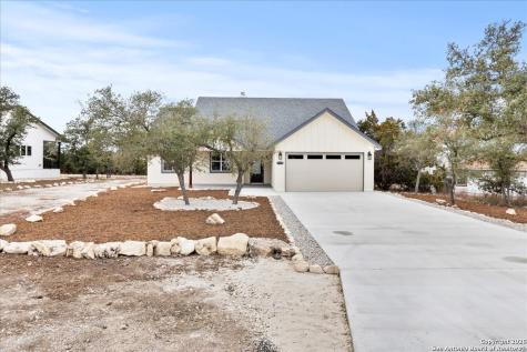 1190 Fernwood Fischer TX 78623
