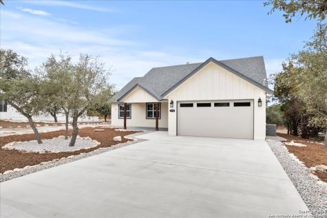 1190 Fernwood Fischer TX 78623