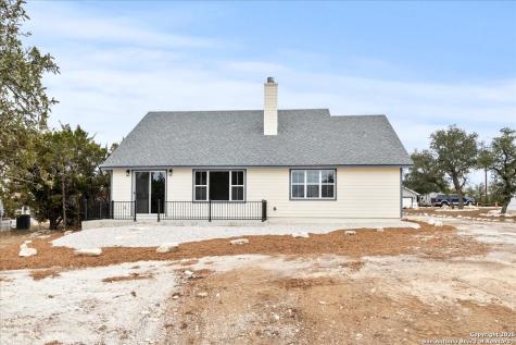 1190 Fernwood Fischer TX 78623