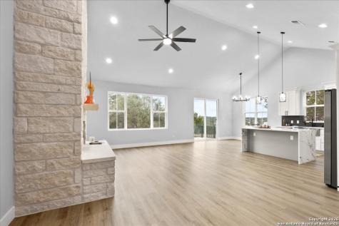 1190 Fernwood Fischer TX 78623