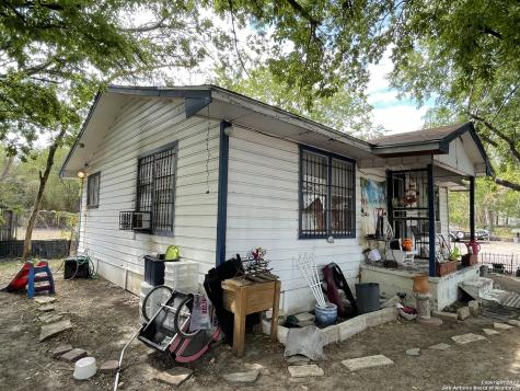 411 N Mel Waiters Way San Antonio TX 78202