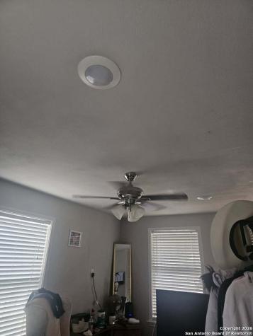 915 Novella Adkins TX 78101