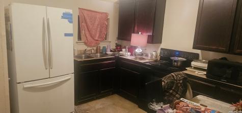 915 Novella Adkins TX 78101