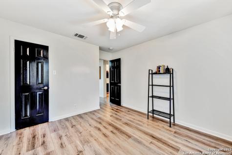 2204 Blackoak Bend San Antonio TX 78248