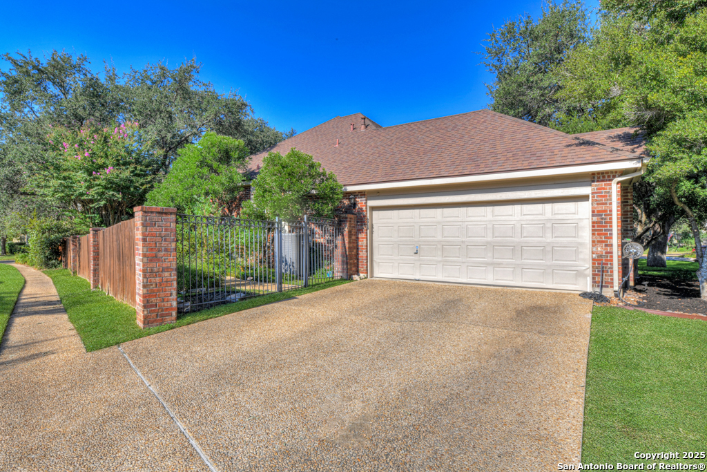 2204 Blackoak Bend San Antonio TX 78248