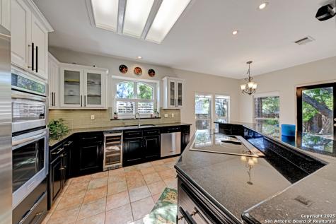 2204 Blackoak Bend San Antonio TX 78248