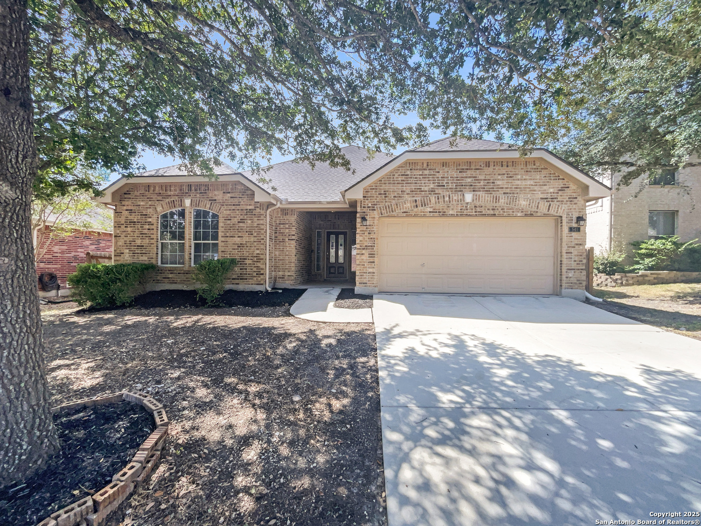 541 Triple Crown Schertz TX 78108