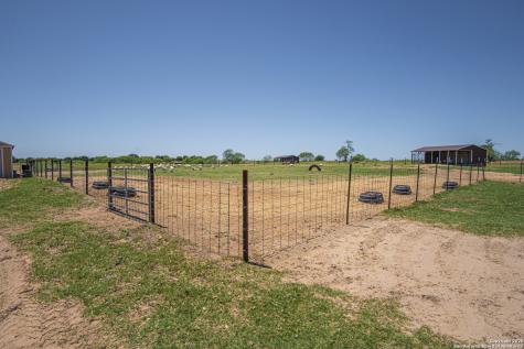 1891 State Highway 97 E Floresville TX 78114