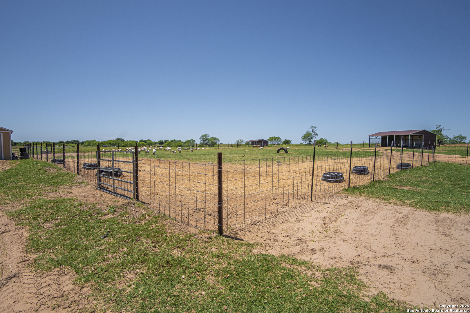 1891 State Highway 97 E Floresville TX 78114