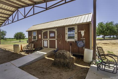 1891 State Highway 97 E Floresville TX 78114