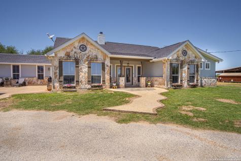 1891 State Highway 97 E Floresville TX 78114