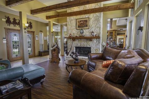 1891 State Highway 97 E Floresville TX 78114