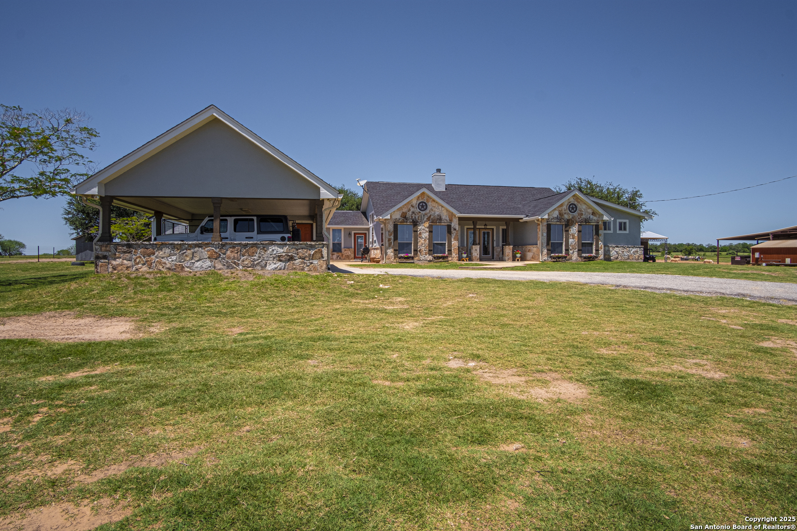1891 State Highway 97 E Floresville TX 78114