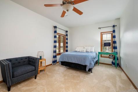 275 Lookout Drive Lakehills TX 78063