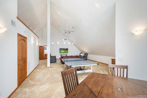 275 Lookout Drive Lakehills TX 78063