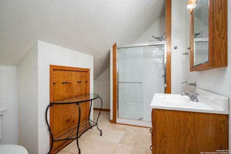 275 Lookout Drive Lakehills TX 78063
