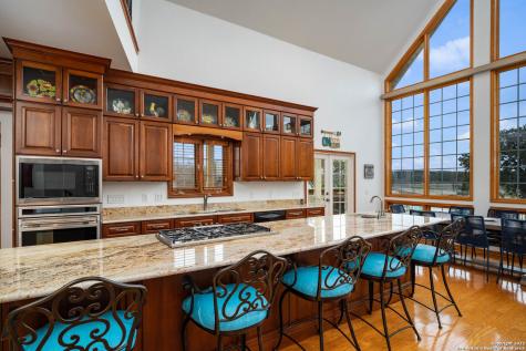 275 Lookout Drive Lakehills TX 78063