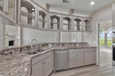 1031 Fm 20 Seguin TX 78155