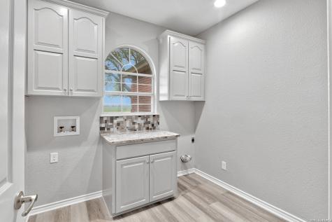 1031 Fm 20 Seguin TX 78155