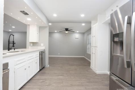 10406 Greenbay San Antonio TX 78230