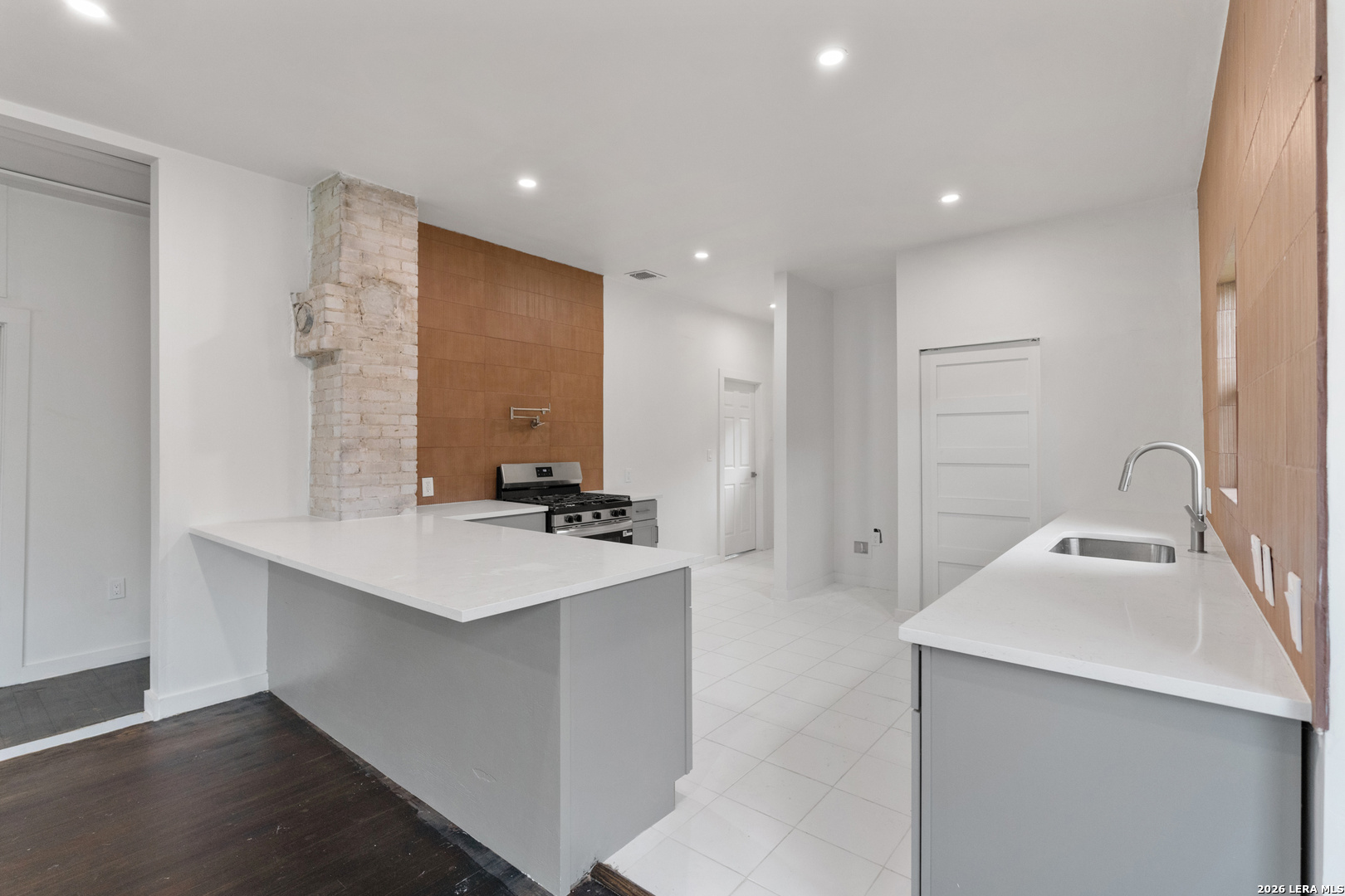 1144 Denver San Antonio TX 78210