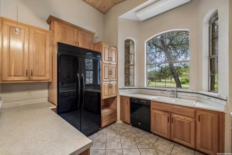 4125 County Road 251 Hondo TX 78861