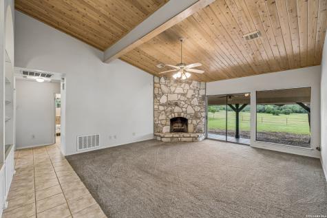 4125 County Road 251 Hondo TX 78861