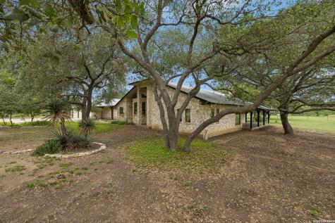 4125 County Road 251 Hondo TX 78861