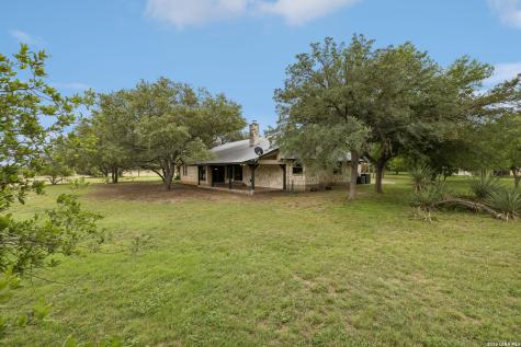 4125 County Road 251 Hondo TX 78861