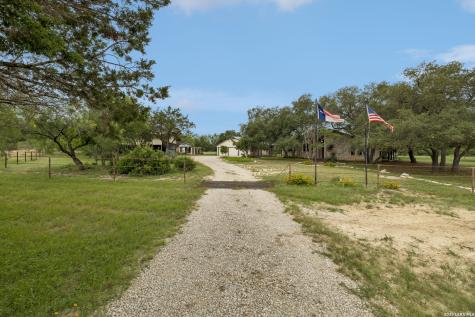 4125 County Road 251 Hondo TX 78861